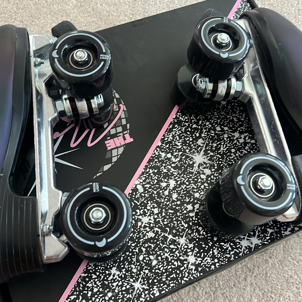Moonlight Roller The Moon Boot Safety Dance Roller Skates New w Box US 7 (Men’s) - Picture 10 of 16